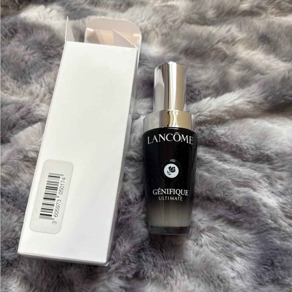 Génifique Ultimate Black Serum
